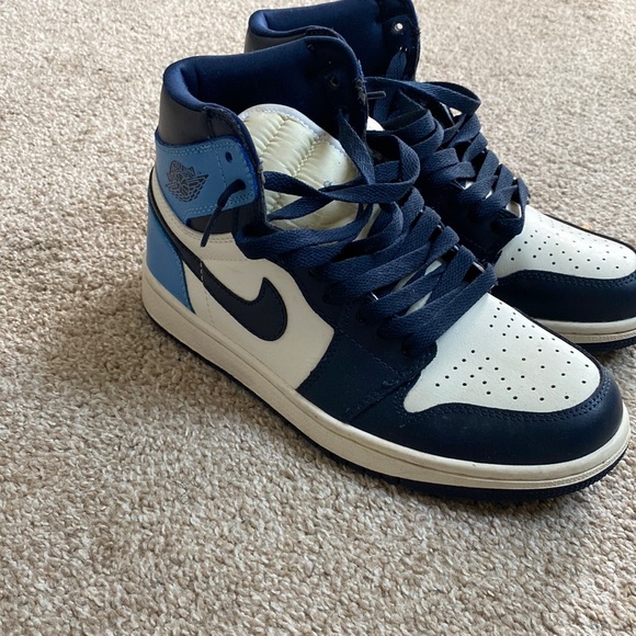 Jordan 1 Retro High Obsidian UNC